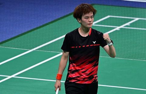 中场的出球 中场的出球